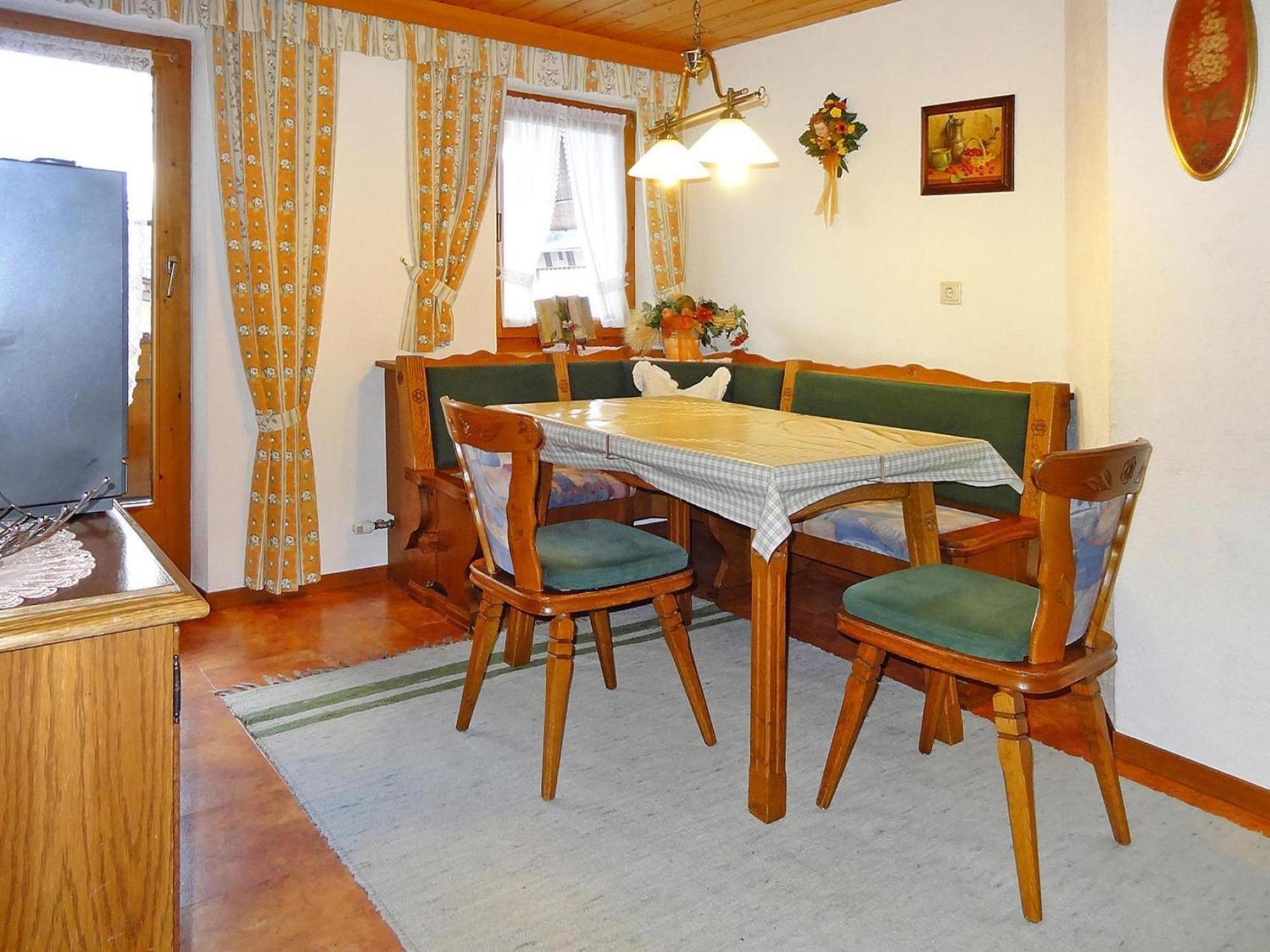 Apartment In F Gen With Parking Space Fügen Eksteriør billede
